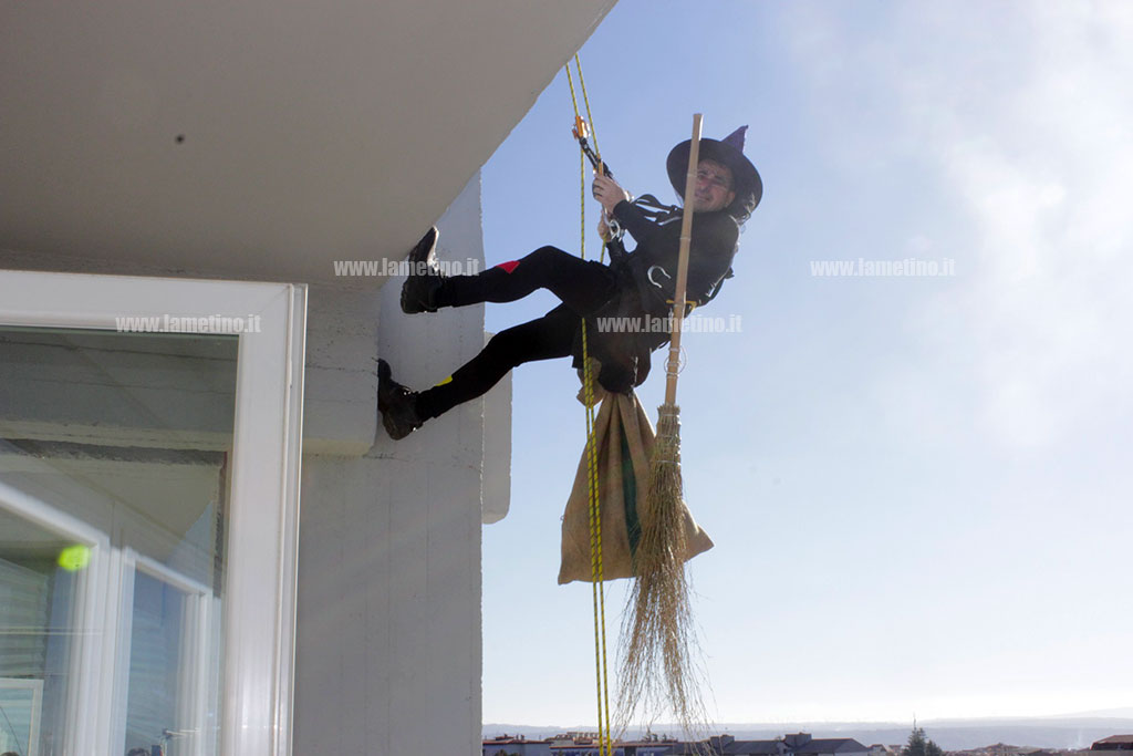 befana_carabinieri_2.jpg