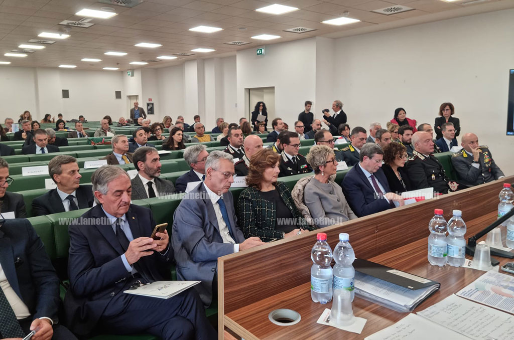 beni-confiscati-convegno-regione_77d1e.jpg