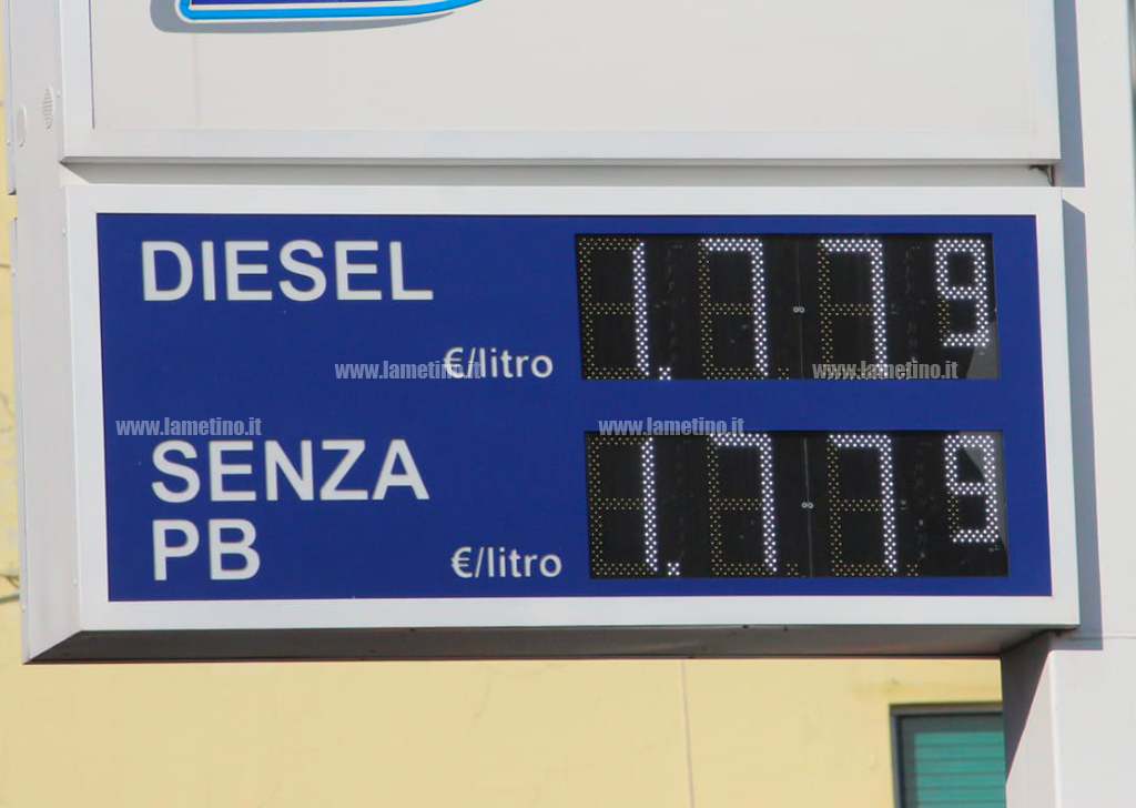 benzina-3_c24b3.jpg