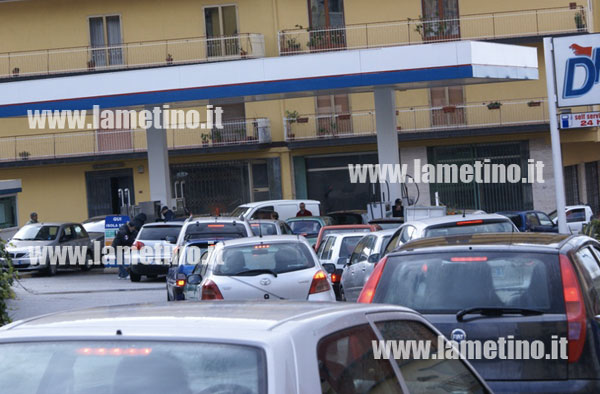 Lamezia: Sciopero benzinai, lunghe code ai distributori