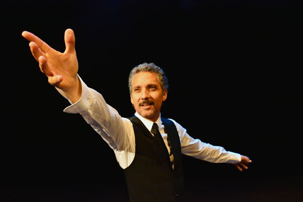 A Catanzaro Beppe Fiorello interpreta Modugno 