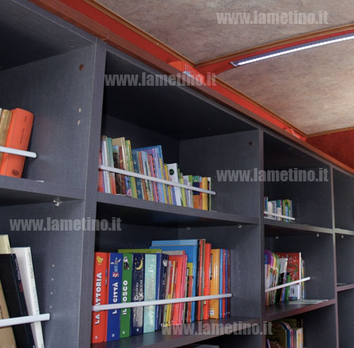bibliobus-interno