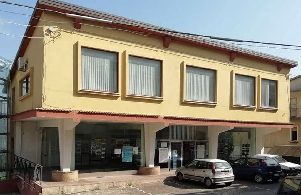 biblioteca-comunale-san-mango-daquino_57e24.jpg