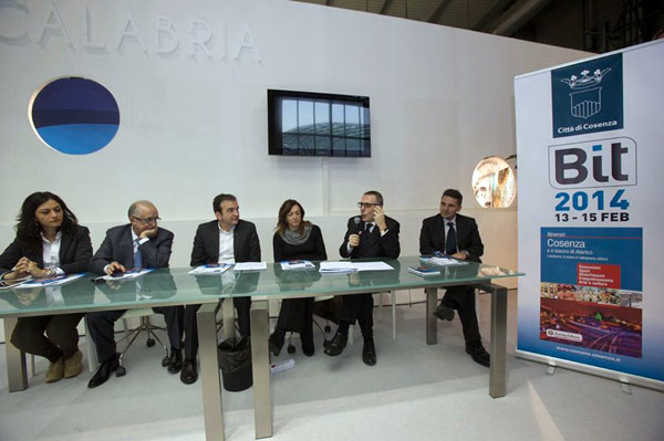 Calabria: Presentata alla Bit di Milano la Guida Touring Club su Cosenza
