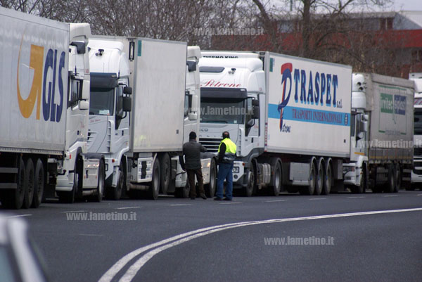 Sciopero Tir: rimossi blocchi a Lamezia. Situazione verso la normalità in tutta la Calabria