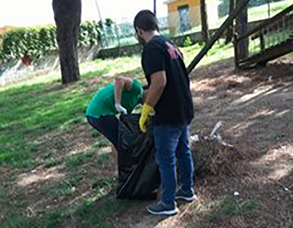 Lamezia, Blocco studentesco ripulisce parco Adelchi Argada