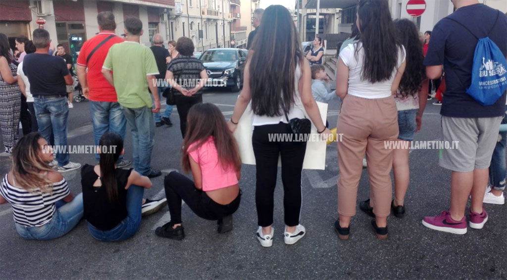 blocco-strada.jpg