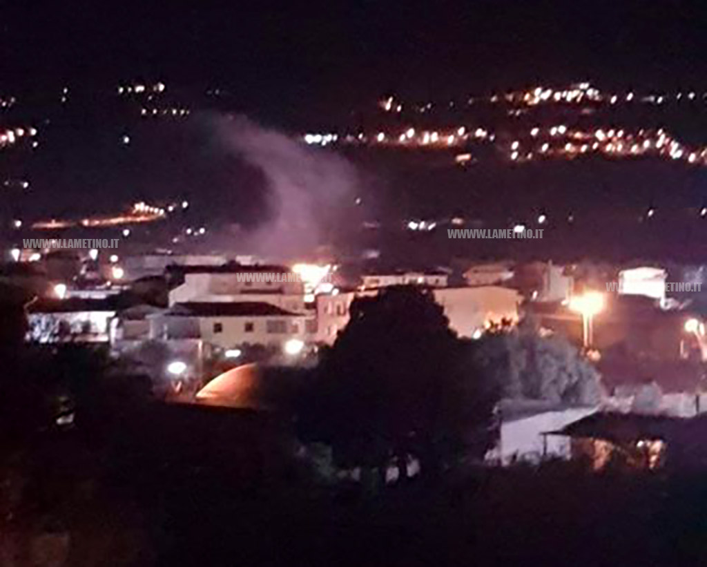 Lamezia, esplosione davanti circolo ricreativo: acquisite le immagini delle telecamere