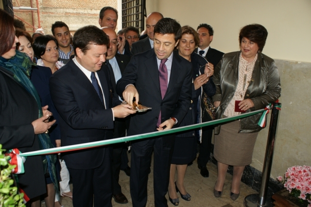Lamezia, Italo Bocchino (Fli) inaugura sede regionale partito in città