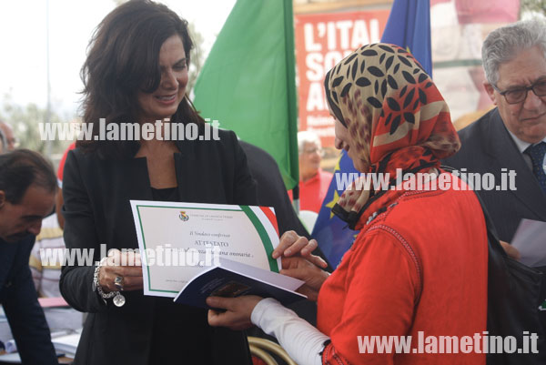 boldrini-attestato-immigrati-lamezia.jpg