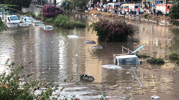 Bomba d'acqua a Palermo, vicinanza Santelli ai siciliani