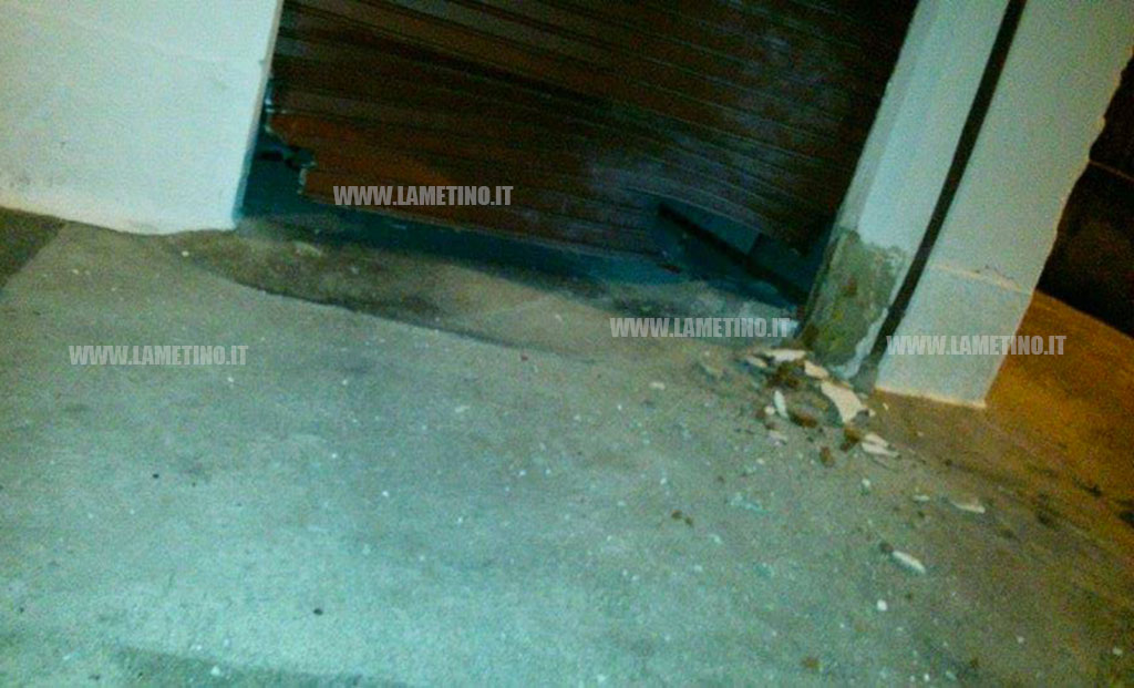 Lamezia, altra bomba contro garage guardia carceraria su via Marconi