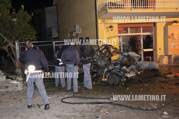Lamezia: Esplosa auto nei pressi di via della Vittoria