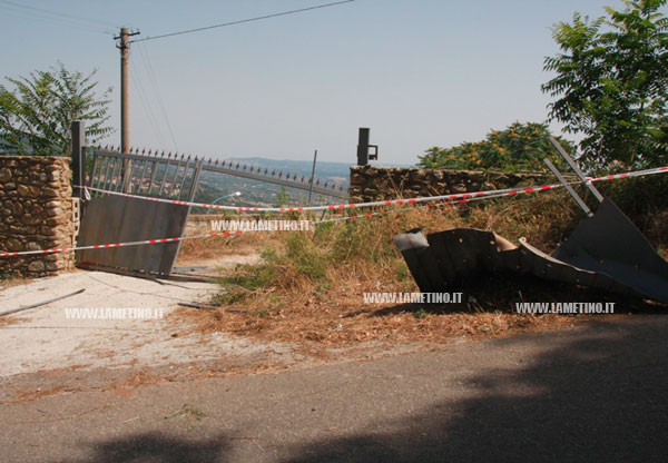 Lamezia: Attentato contro casa dei pentiti Cappello