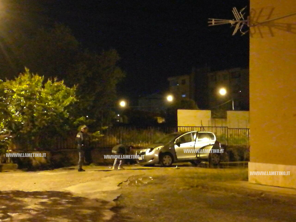 Lamezia, bomba contro auto in via Cerasolo - VIDEO