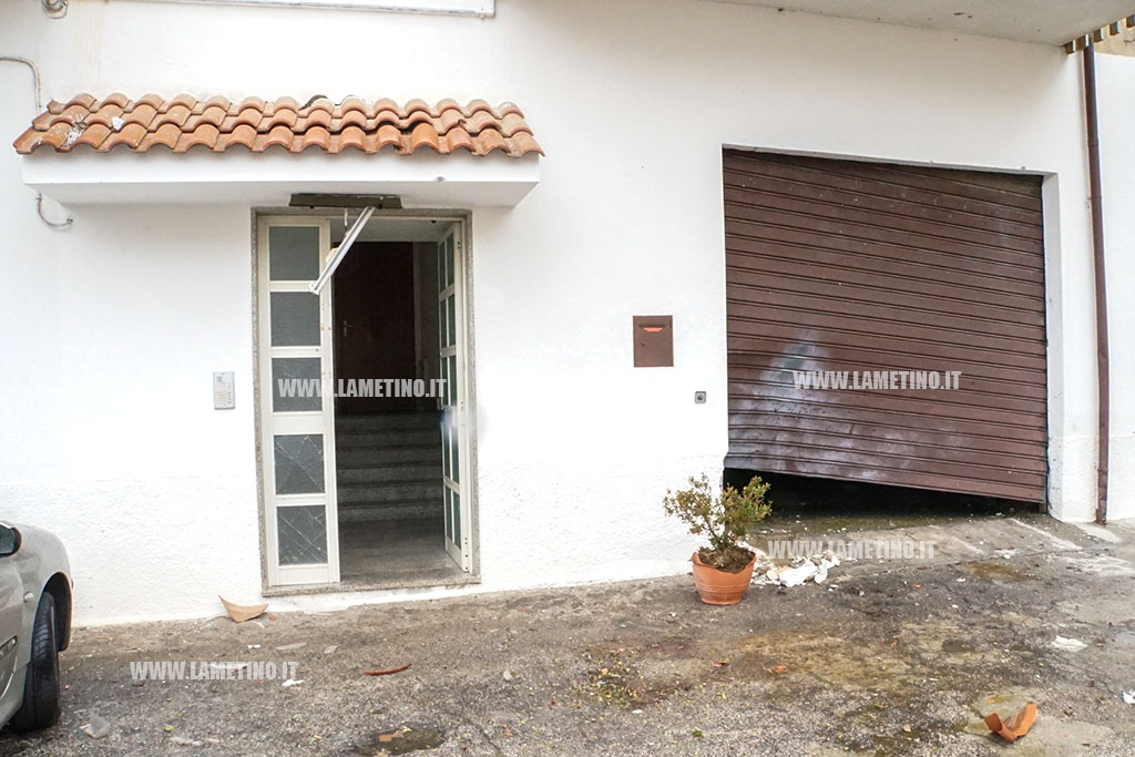 Lamezia: bomba carta contro garage in via Marconi - REAZIONI