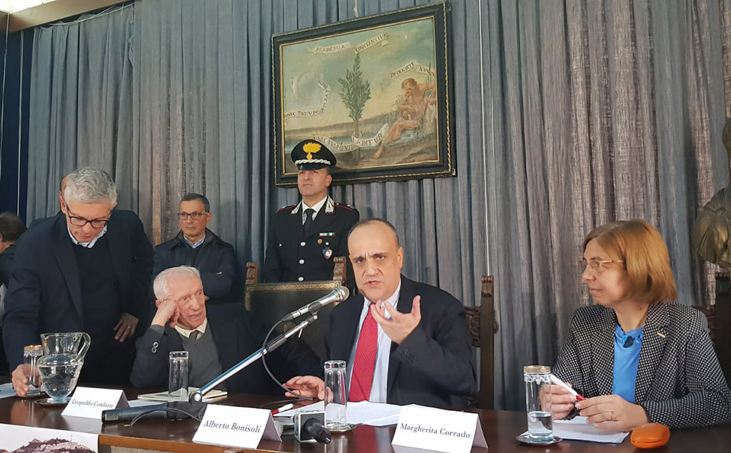 Il ministro dei beni culturali Bonisoli visita il centro storico di Cosenza