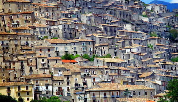Via libera al ddl "piccoli comuni", ok del Senato alla legge che salva i borghi