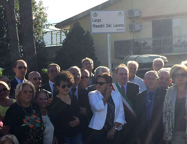 Inaugurato largo "Maestri del Lavoro" a Roccelletta di Borgia