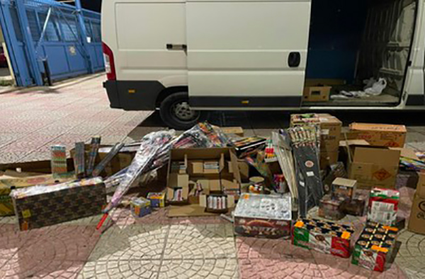 Sequestrati a Crotone oltre due quintali di materiale pirotecnico, 2 denunce