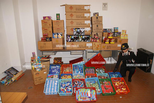 Lamezia: Operazione Firework, sequestrati sei quintali di fuochi d’artificio illegali