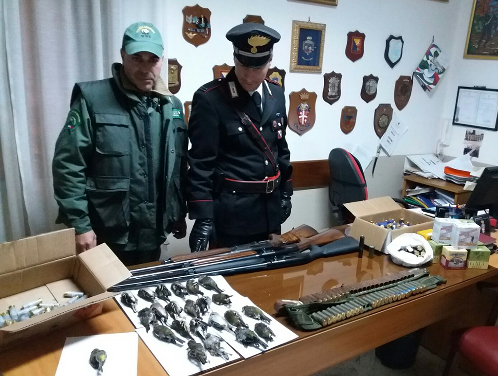 Tre cacciatori di frodo denunciati nel crotonese, sequestrati fucili
