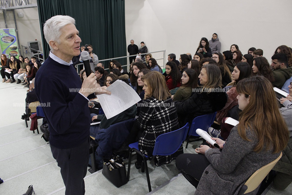 TrameOff, studenti lametini protagonisti con “Intervista con le storie”: a confronto con gli autori dei libri sulle mafie