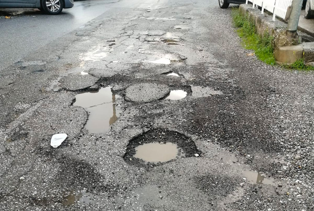Italia Nostra: "Le strade di Lamezia un vero e proprio colabrodo"