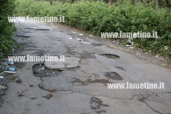 buche-sparse-via-delle-rose.jpg