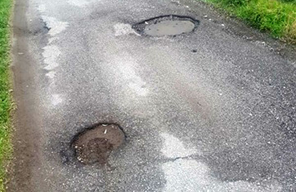 Lamezia, Mtl: “Disagi per buche in via delle Palme”