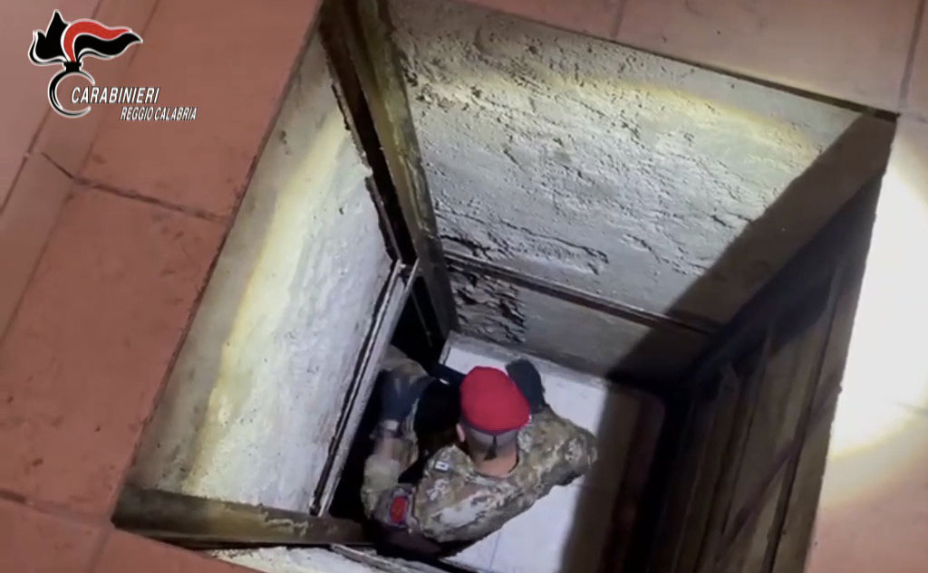 Rinvenuto e sequestrato bunker occultato in abitazione a Taurianova, denunciato proprietario - VIDEO