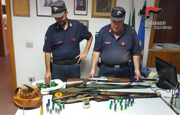 Lamezia, cacciavano con richiami acustici vietati: denunciate 2 persone