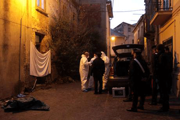 Calabria: Cadavere in congelatore, denunciato figlio