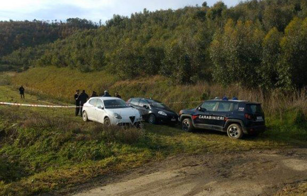 Uomo ucciso a colpi d'ascia a Scandale, fermato presunto responsabile