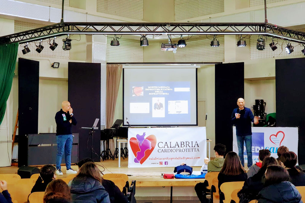 Lamezia, Cardioprotezione e primo soccorso: all’istituto "Perri – Pitagora" incontro con il dottore Colangelo e CalabriaCardioprotetta