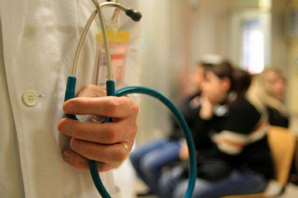 Sanità, Cgil Calabria: "Dannoso braccio di ferro tra Governo e Regione"