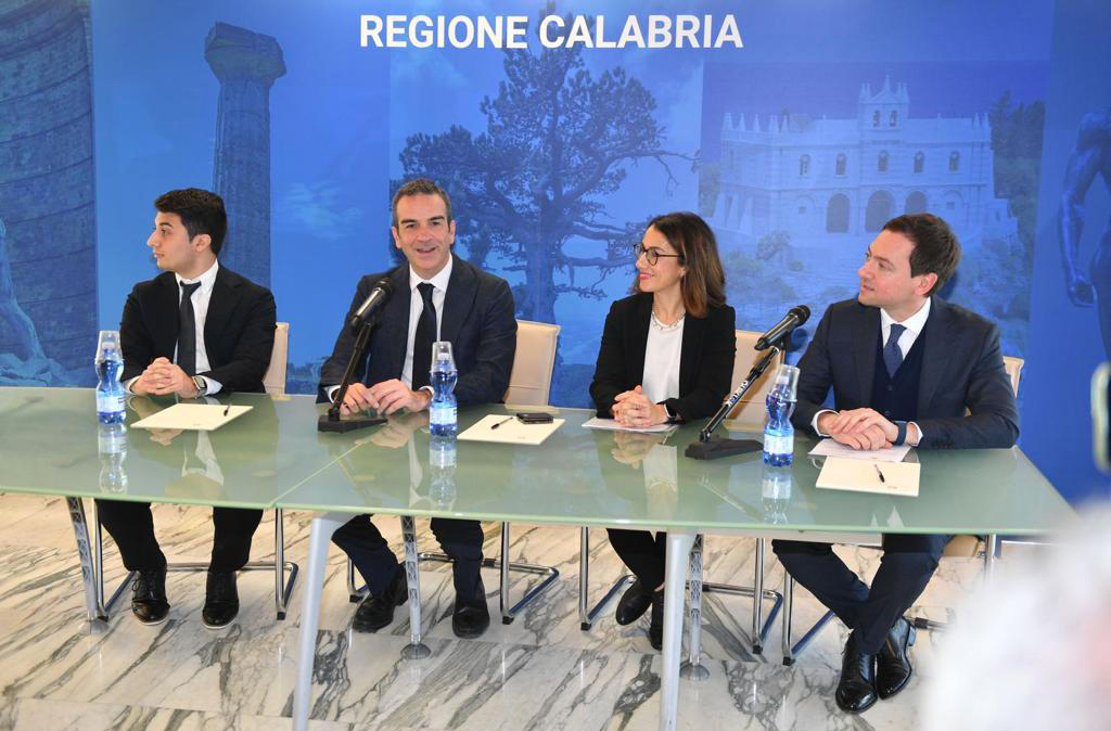 Regione Calabria e Amazon insieme per digitalizzazione e promozione piccole e medie imprese del territorio: siglata intesa