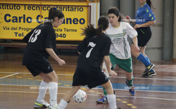 calcio-5-fem.jpg