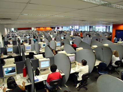 Calabria, Slc Cgil: "A rischio 5.000 lavoratori call center in tutta regione" 