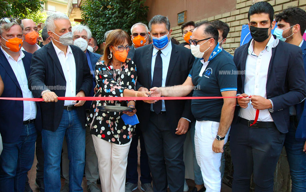 Regionali, leader di "Cambiamo" Toti fa tappa a Lamezia: inaugurata sede del partito