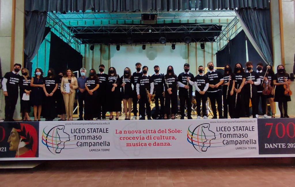 Lamezia, al liceo “Tommaso Campanella” l’evento 'Parole in musica'