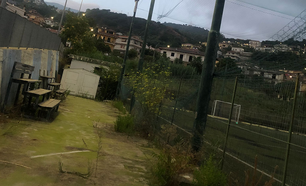 Appello dei ragazzi di Falerna al Comune: "Il campetto di località Guori non finisca nel dimenticatoio”
