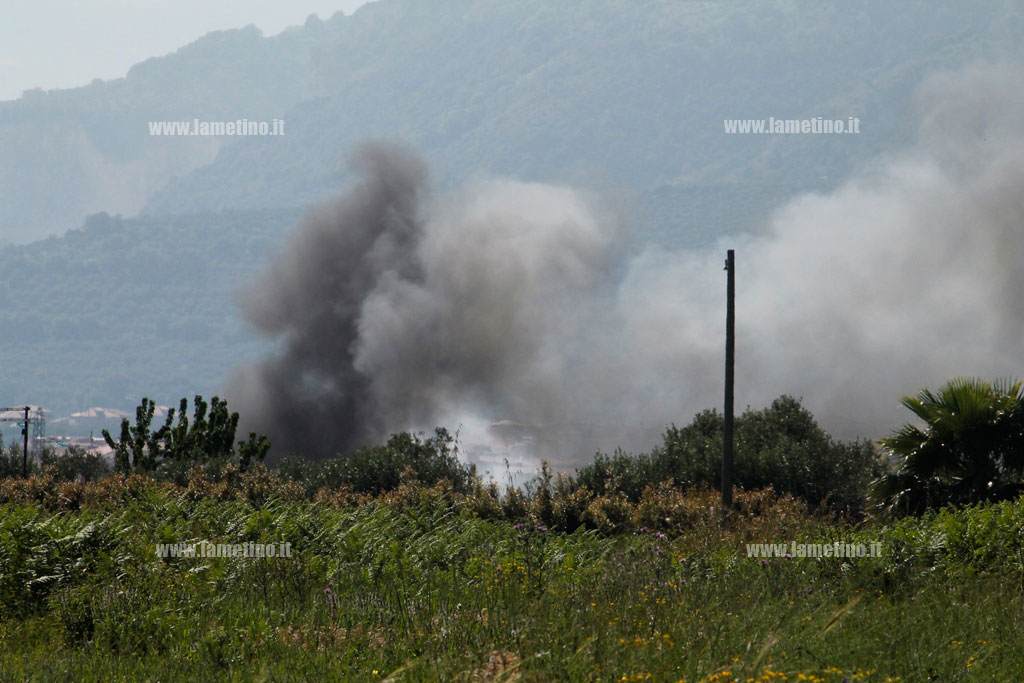 Lamezia: ancora fumi divampano a Scordovillo