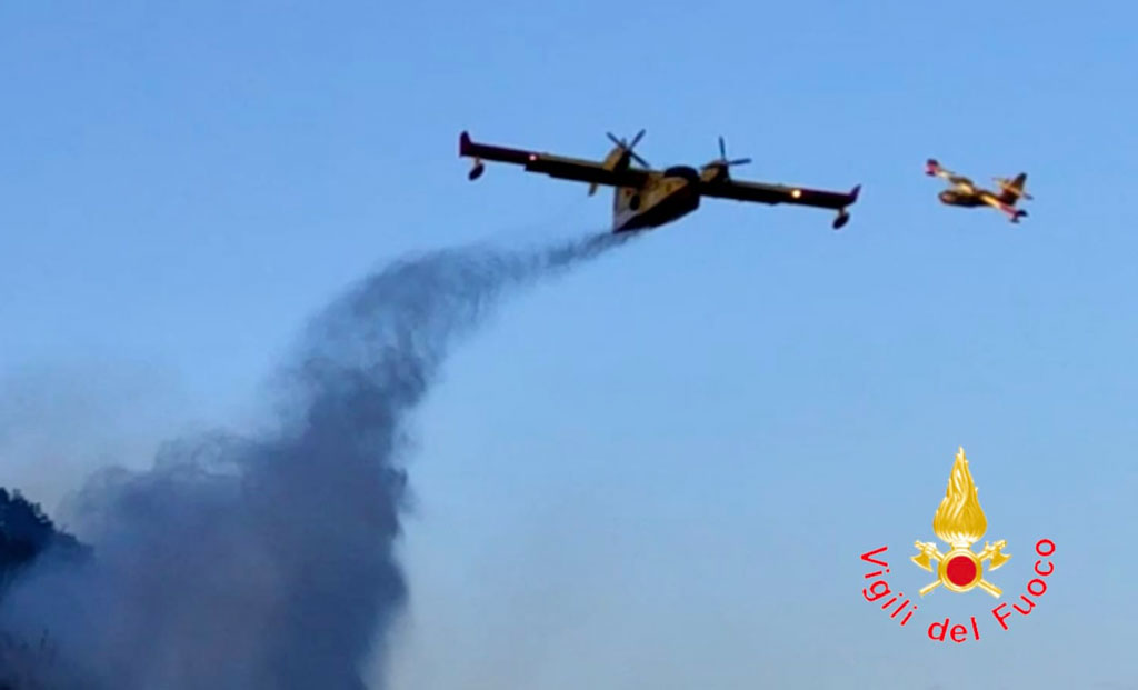 canadair_f8b09.jpg