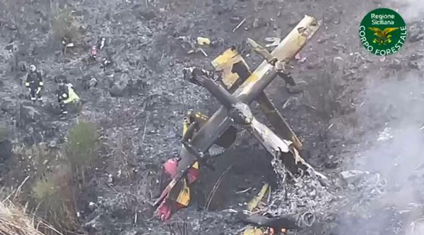Canadair partito da Lamezia precipitato nel Catanese, Babcock: "Sostegno a famiglie piloti"