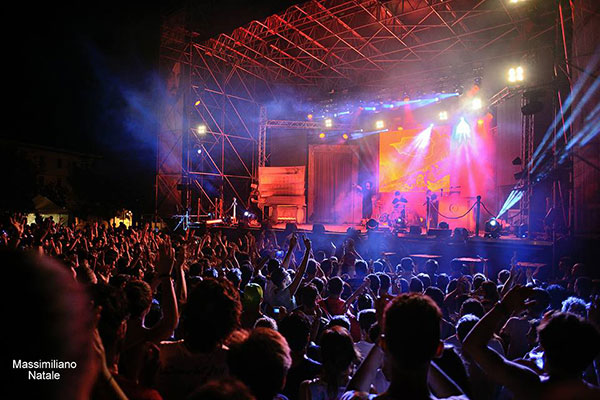 Entusiasmo a Reggio Calabria per concerto Caparezza 