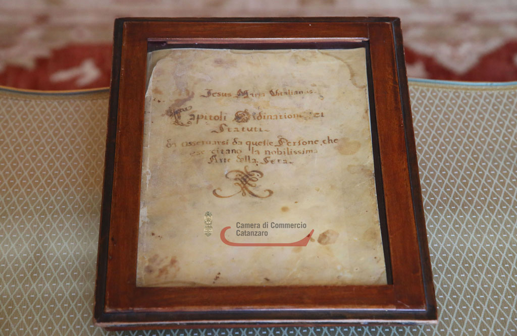 Biblioteca Camera di Commercio, sabato verranno esposti Statuti della Seta del 1519