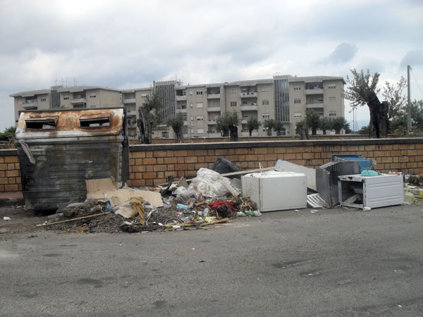 Lamezia: Associazione Capizzaglie interviene su discariche rifiuti e fumi campo Rom