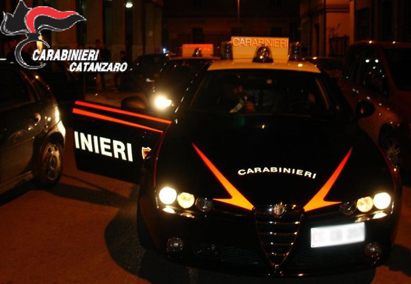 Tenta di entrare in casa della ex compagna sfondando la porta, arrestato 38enne a Marcellinara