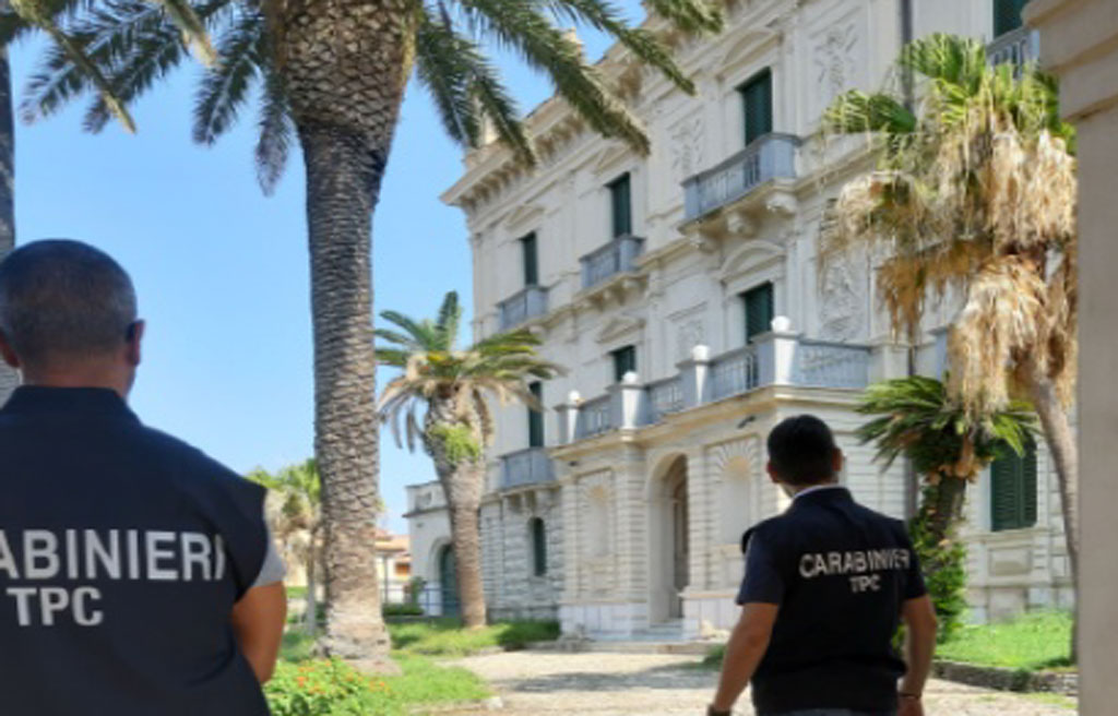 Sorpresi ad asportare da "Villa Rendano" di Cosenza tubi in rame, arrestati
